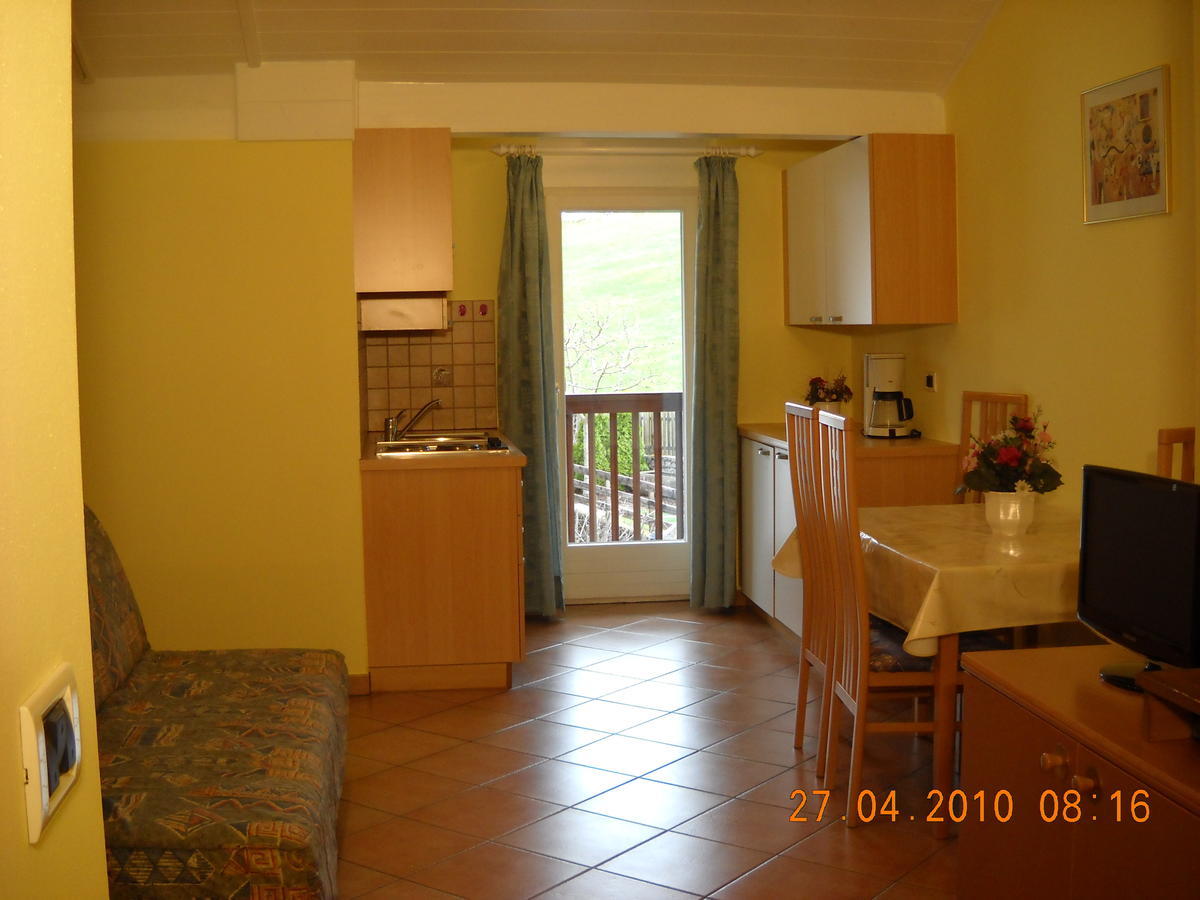Appartments Am Wiesenrand ノーヴァ・ポネンテ 部屋 写真